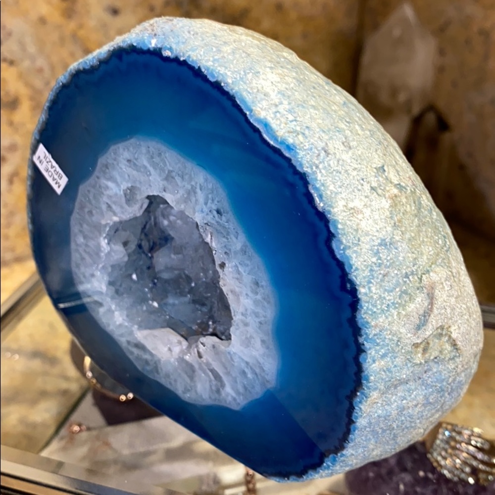 ๐๐Blue Agate Geode ๐๐ - Picture 4 of 5